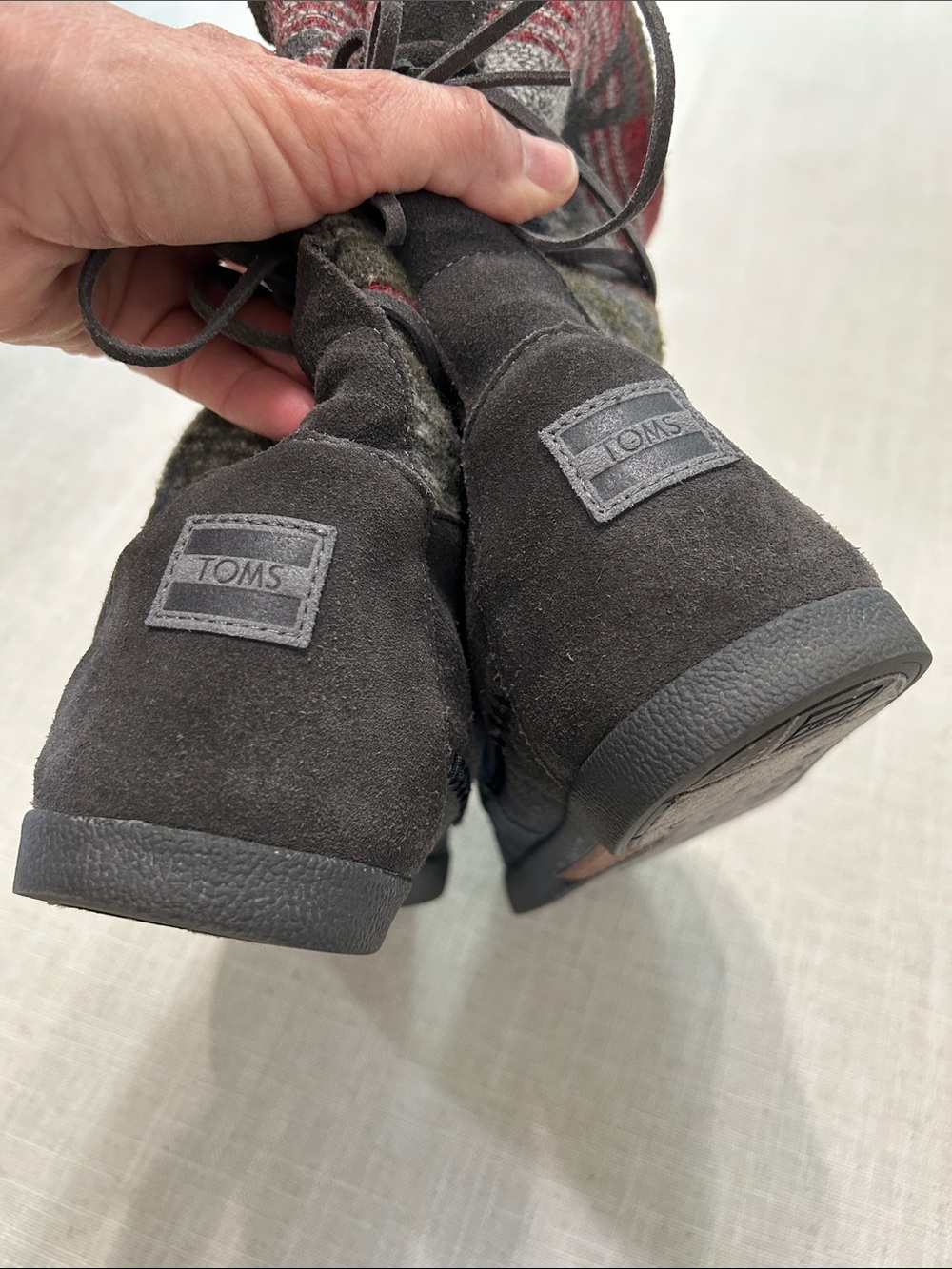 Toms Nepal Boots Grey Suede Red Aztec Knit Winter Women's Size 8 Warm Comfy - Picture 8 of 14